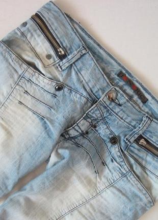 Голубые джинсы прямой крой 4