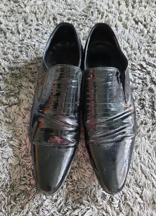 Чорні класичні туфлі лак-шкіра antonio gelo2 фото