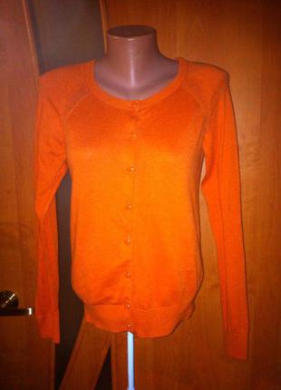 Тонка помаранчева кофточка на гудзиках