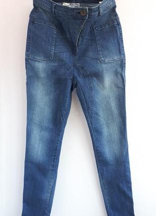 Джинсы с застежкой на пуговицах