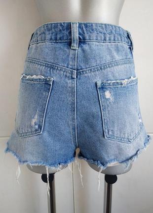 Короткие джинсовые шорты asos м декором и необработанным низом4 фото