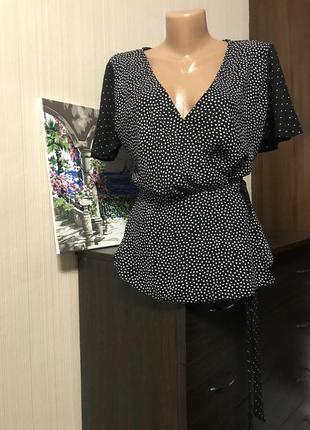 Черная блуза в горох