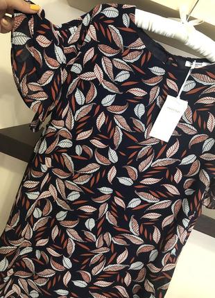 Платье свободного кроя с красивым вырезом на спине,3 фото