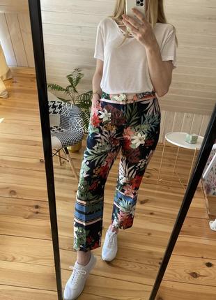 Шёлковые летние брюки в цветы
