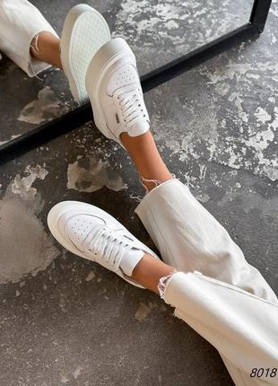 Білі натуральні шкіряні кросівки кеди кєди з перфорацією на товстій підошві шкіра2 фото