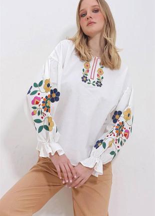 Красива блуза вишиванка3 фото