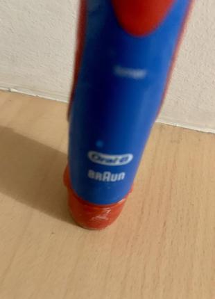 Електрична зубна щітка oral-b4 фото