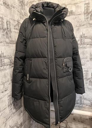 Черная зимняя куртка при попе удлиненная теплая1 фото