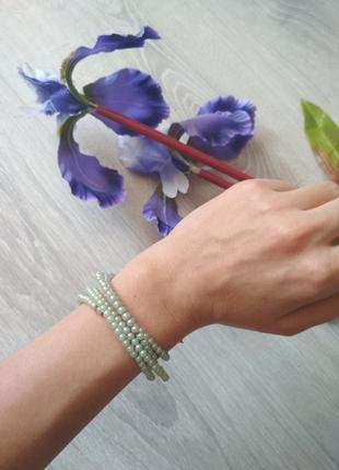 Браслет пружина бусинки зелёные