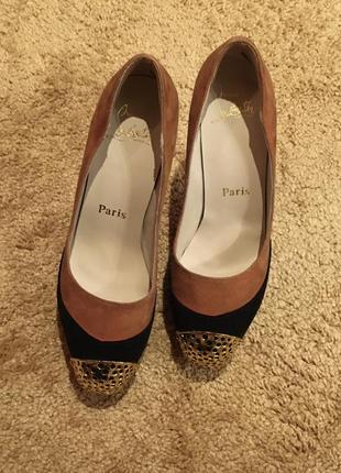 Замшевые туфли christian loubouten