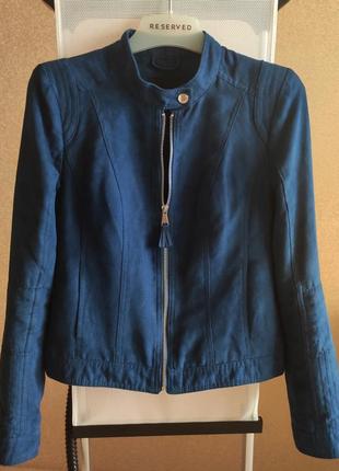 Лёгкая весенняя женская куртка