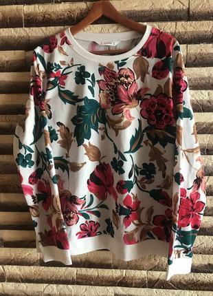 Свитшот в цветочный принт.