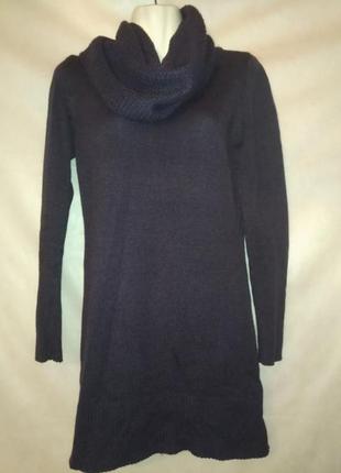 Теплое платье с хомутом вязаное акрил