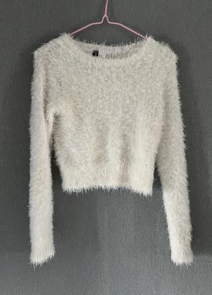 Пушистая мягкая кофта свитер
