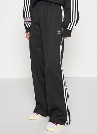 Спортивні штани adidas track pants hs2631