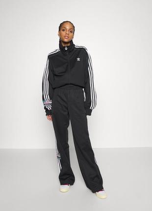 Спортивные штаны adidas track pants hs26312 фото