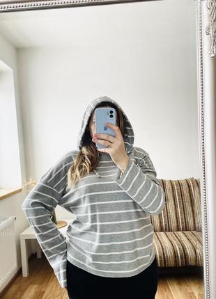 Оверсайз свитер серого цвета с капишоном4 фото