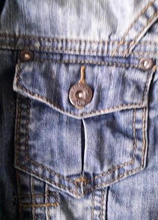 Стильна джинсова жилетка для дівчинки 10 років.2 фото