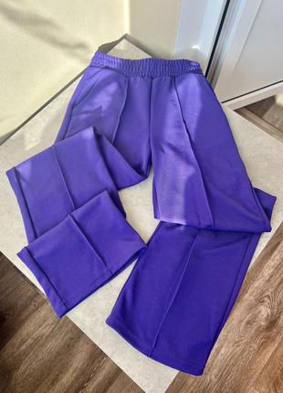 Фиолетовые брюки расклешенные штаны primark cares стильные со стрелками клеш 2xs сиреневый цвет 💜