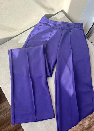 Фиолетовые брюки расклешенные штаны primark cares стильные со стрелками клеш 2xs сиреневый цвет 💜3 фото