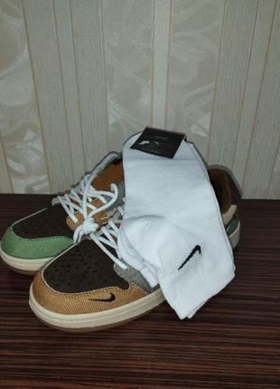 В подарунок шкарпетки nike до кросівки nike air jordan low retro voodoo