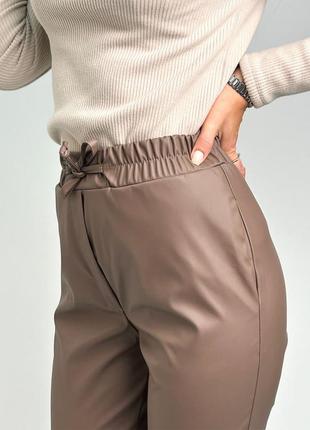 Демисезонные брюки из экокожи (тонкие)3 фото