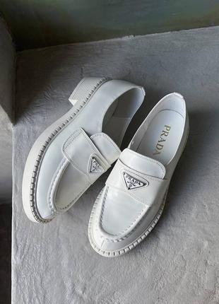 Prada white brushed  leather loafers, лофери, лоферы3 фото