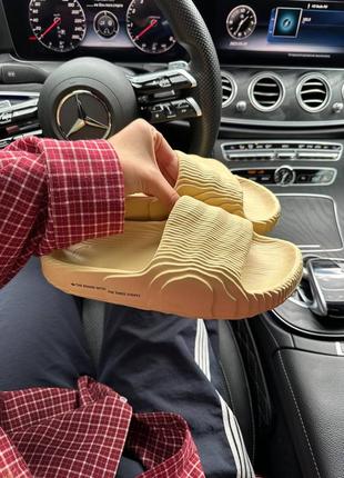 Мужские шлепанцы adidas adilette slide beige