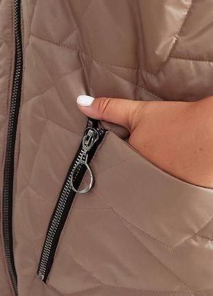Женская удлиненная жилетка жилет миди безрукавка с капюшоном7 фото