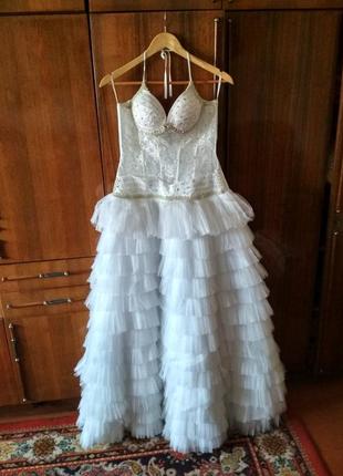 Изысканное свадебное платье белое (торг)