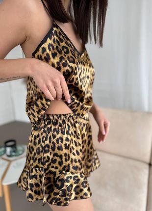 Комплект для дома пижамка шелк майка-топ и шорты мини с рюшами леопард6 фото