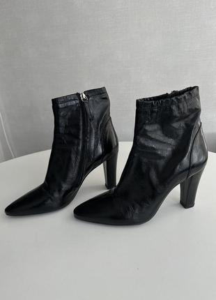 Продам сапоги zara