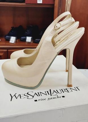 Бежевые женские босоножки ysl