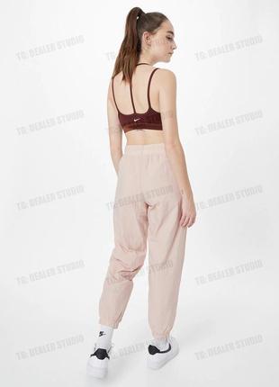 Женские нейлоновые спортивные штаны nike essentials mid-rise woven pant3 фото