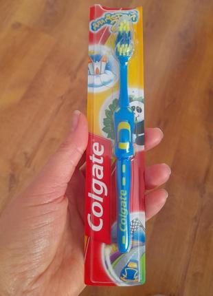 Зубная щетка colgate, 2+