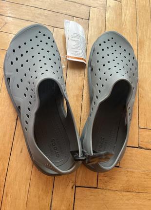 Crocs swiftwater wave