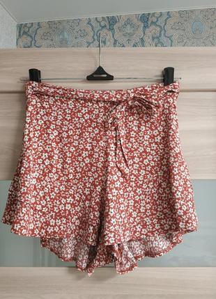 Стильные шорты юбка в цветы7 фото