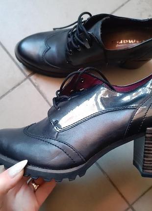 Кожаные туфлы tamaris р.39/кожаные туфли на каблуке/бронги/оксфорды4 фото