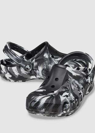 Крокс бая клог черно/белые crocs baya marbled clog black/white