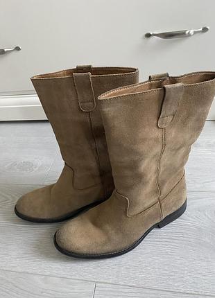 Замшевые сапоги.