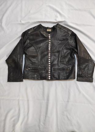 Стильная винтажная куртка на заклепках из натуральной кожи4 фото