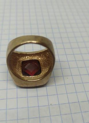 Перстень с крупным камнем9 фото