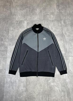 Adidas кофта свитер олимпийка