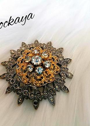 Винтажная брошка с камнями винтаж