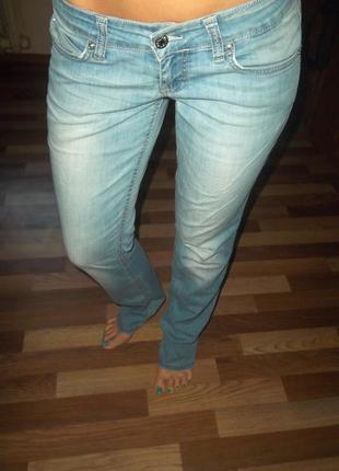 Фирменные летние джинсы dsquared4 фото