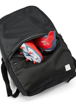 Спортивный рюкзак для командных видов спорта kipsta essential 27л 46 x 32 x 14см черный5 фото