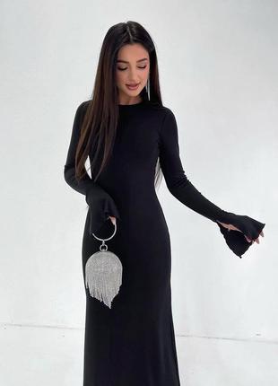 Чорне плаття із широкими рукавами😍
