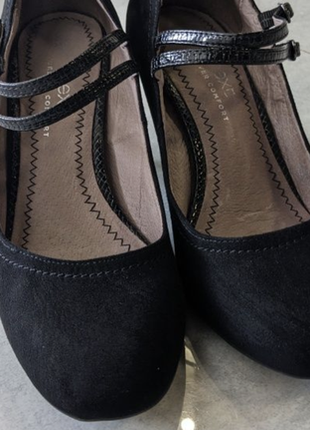 Черные туфли на каблуке2 фото