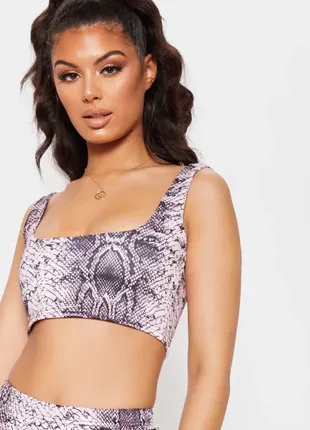 💜💜💜стильный (сток) женский кроп топ в змеиный принт prettylittlething💜💜💜