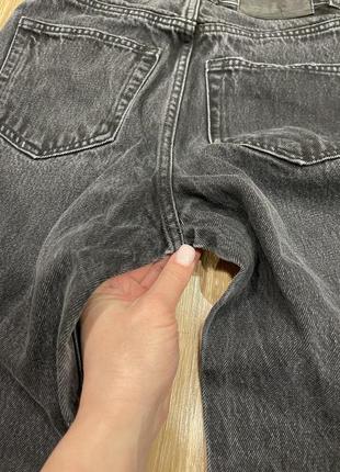 Трендовые джинсы палаццо  варенки с разрезами на коленях5 фото